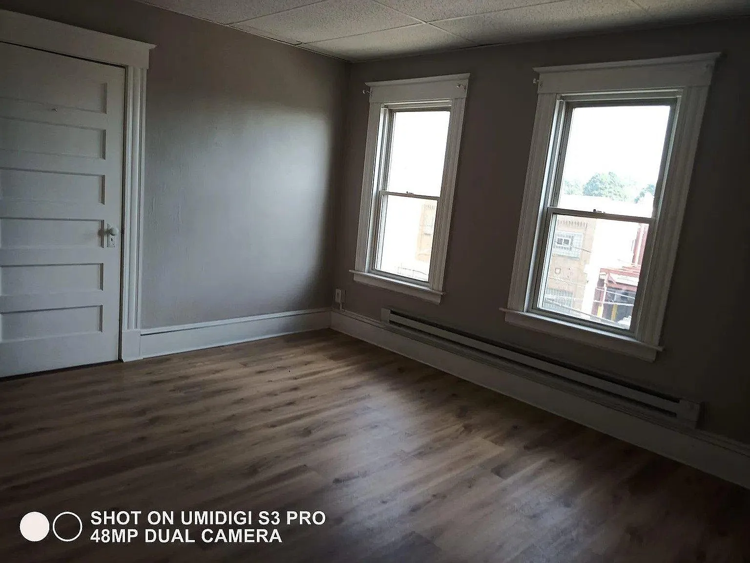 3 bed, 1300 sqft, $1,800 — Photo 2
