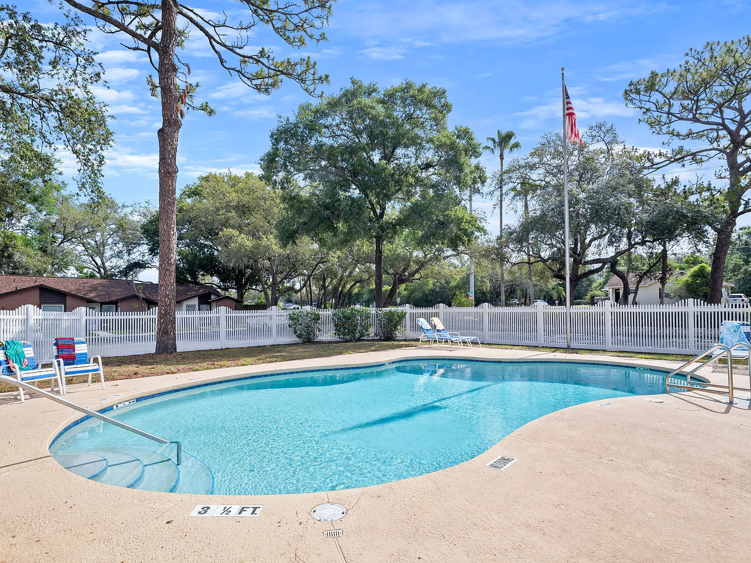 2 bed, 960 sqft, $2,399 — Photo 2