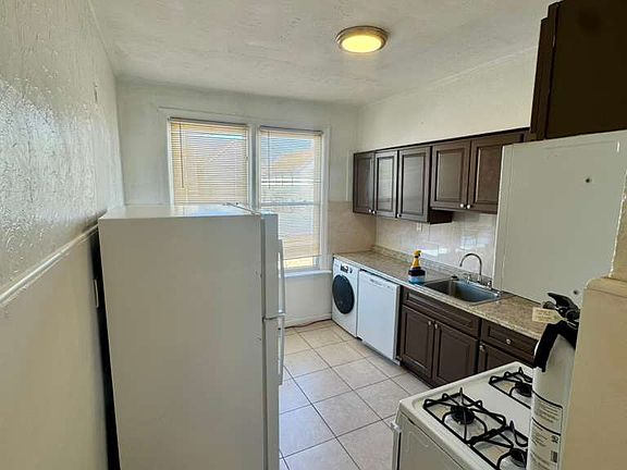 2nd image of 725 Garfield Ave Floor 2