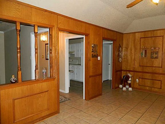 3rd image of 306 S Parkridge Dr