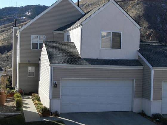 Two story townhome with Views!