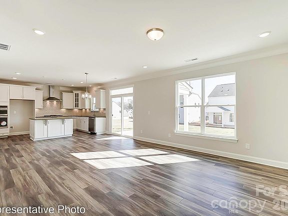 7th image of this home