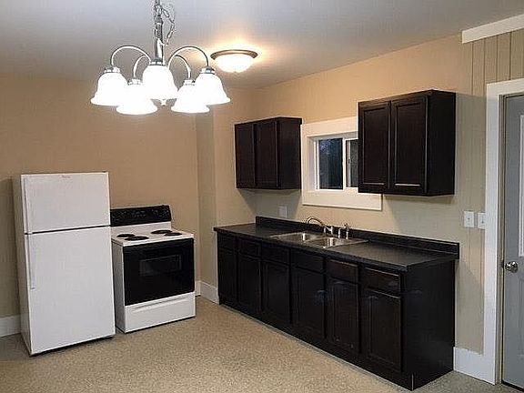 5th image of 816-818 W Race St