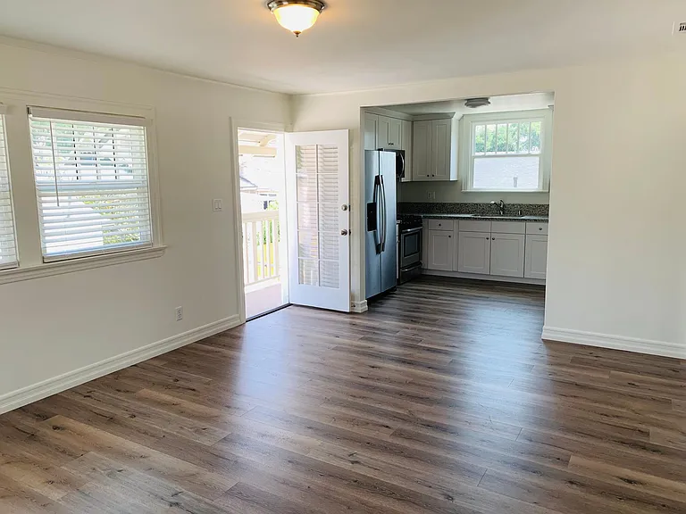 1015 1/2 N San Gabriel Ave #1015-1/2 — Photo 4