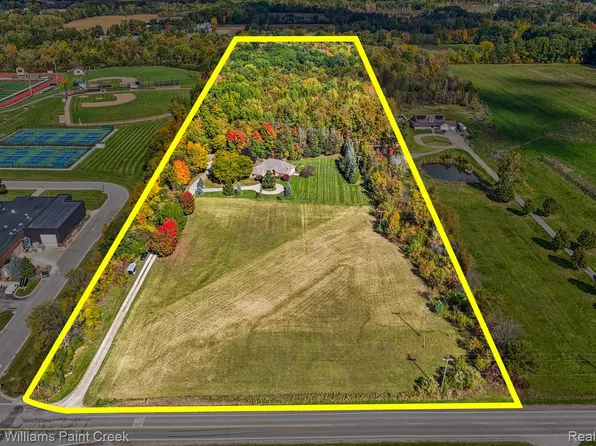 24037 Armada Center Rd, Armada, MI 48005