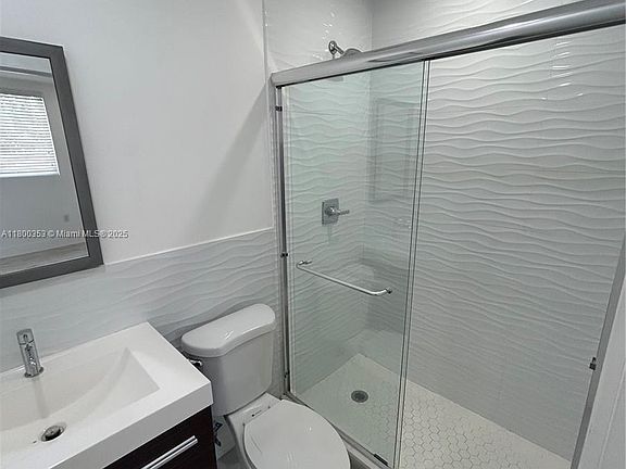5th image of 3823 Thomas Ave #1