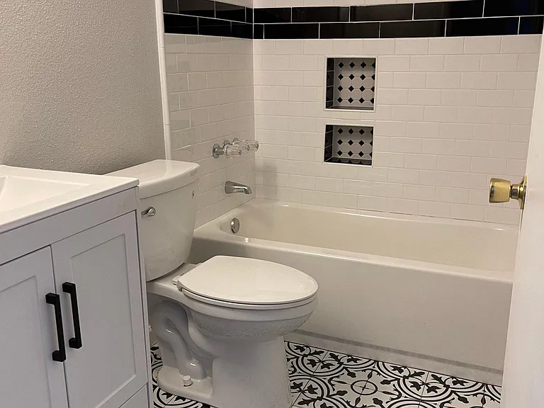 3443 E Poinsettia Dr — Photo 9