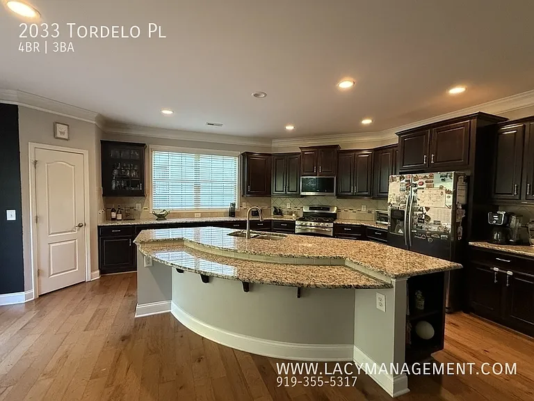 2033 Tordelo Pl — Photo 11