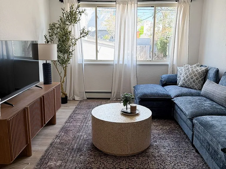 2526 N Clay St — Photo 12