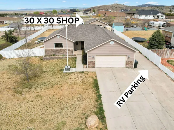 1901 Saddleback View Dr, Enoch, UT 84721