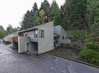 4704 SW Caldew St APT D, Portland, OR 97219