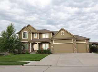 7521 Overview St, Papillion, NE 68046