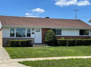 9128 Pembroke Ln, Oak Lawn, IL 60455