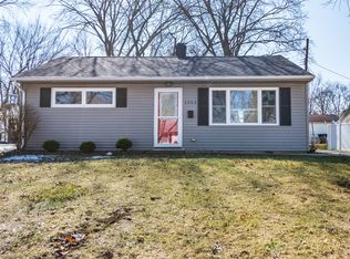 1203 Prairie Ln, Bloomington, IL 61701