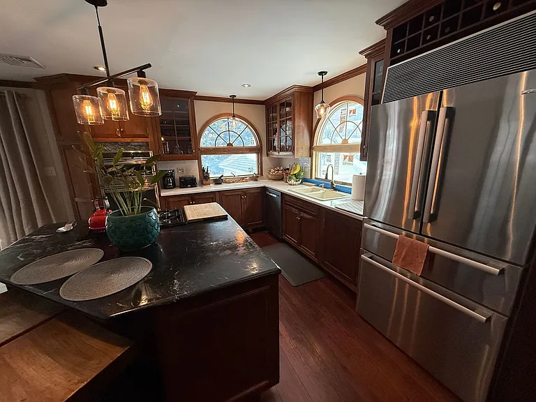 20 Mayfair Ct — Photo 8