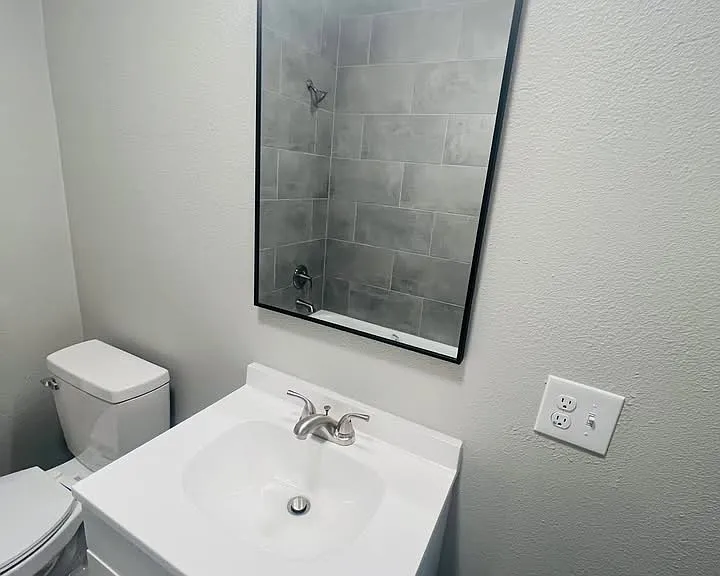 822 W Fischer St — Photo 6