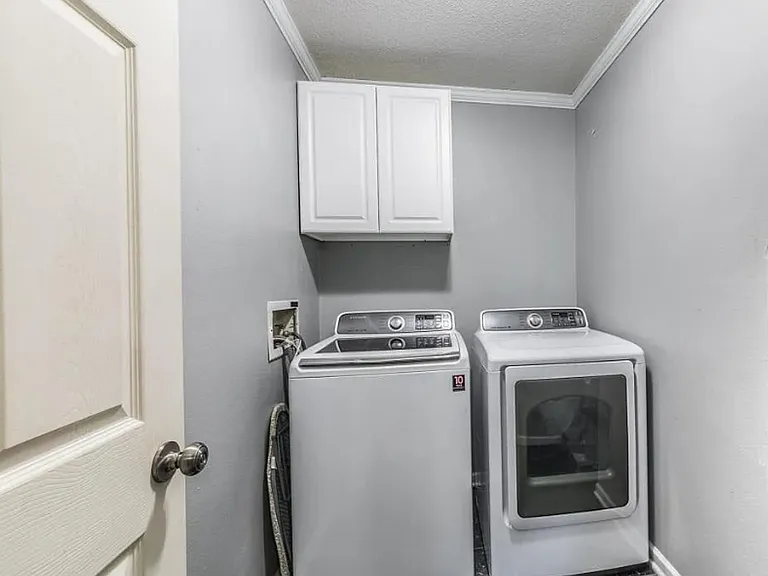 5 Heatherstone Dr — Photo 17