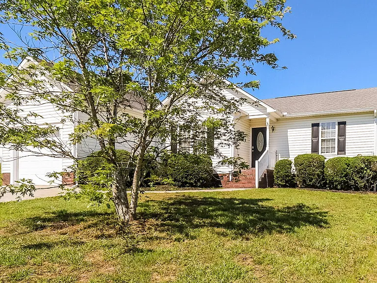 4512 Carol Ct — Photo 3