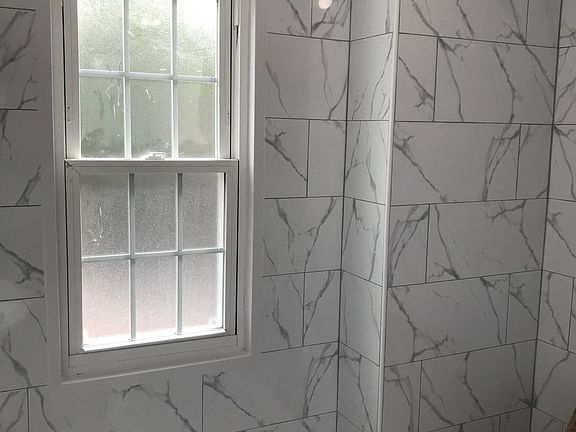 3rd image of 10719 Liverpool St Floor 2