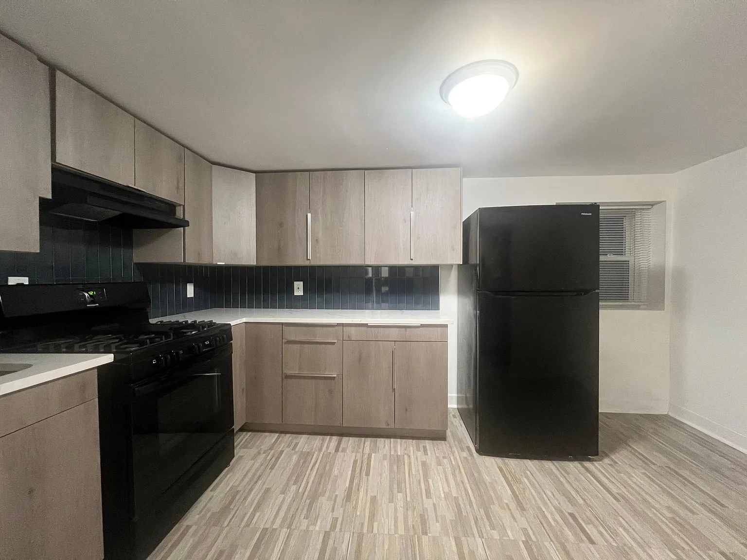 1606 S Austin Blvd — Photo 3