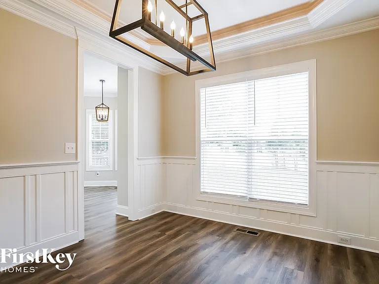 1019 Village River Dr — Photo 5