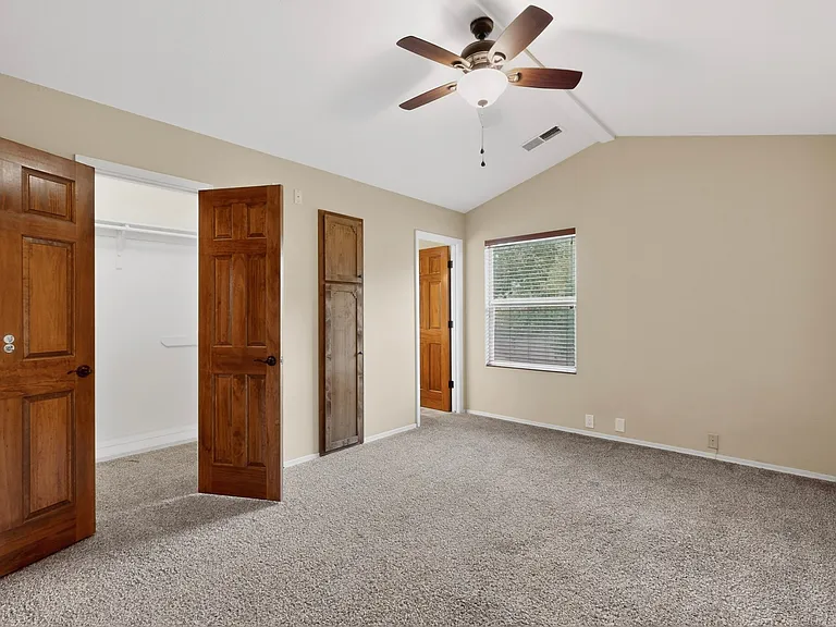 5612 Chelwood Park Blvd NE — Photo 26
