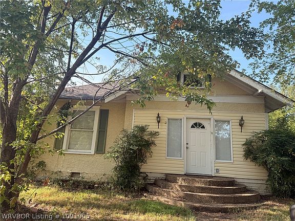 2nd image of 2117 N K St