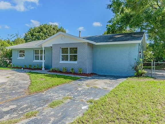3rd image of 1012 Davis Dr
