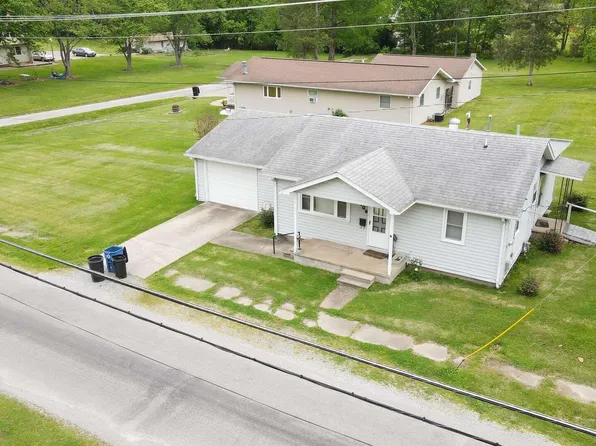 608 N Cochran St, West Frankfort, IL 62896