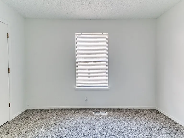 4820 W Uniontown St N — Photo 25