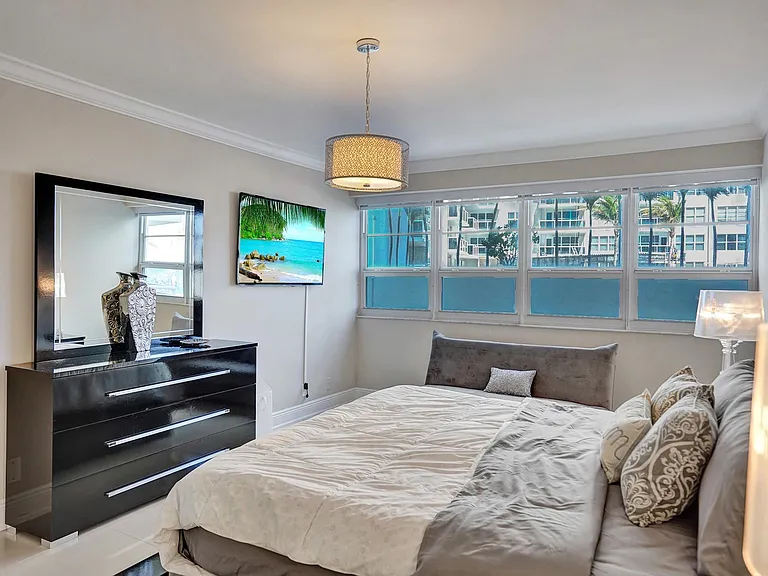 3430 Galt Ocean Dr #202 — Photo 16