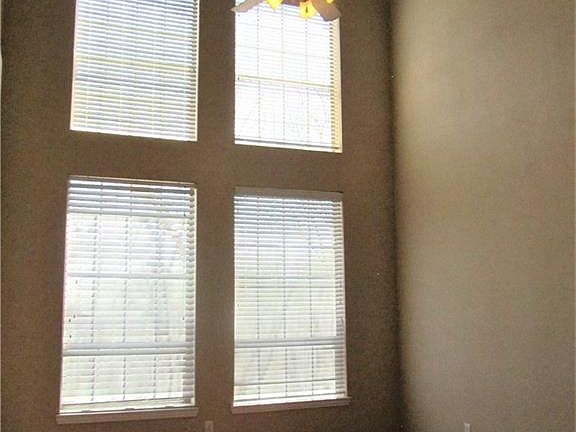 4th image of 575 S Virginia Hills Dr Unit 102