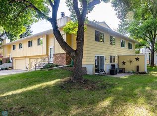 2329 4th Ave S, Moorhead, MN 56560