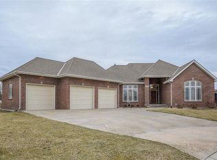 4909 SW Raintree Ct, Lees Summit, MO 64082