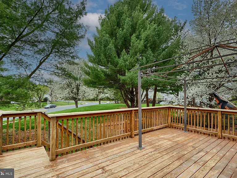 733 Reedy Cir — Photo 30