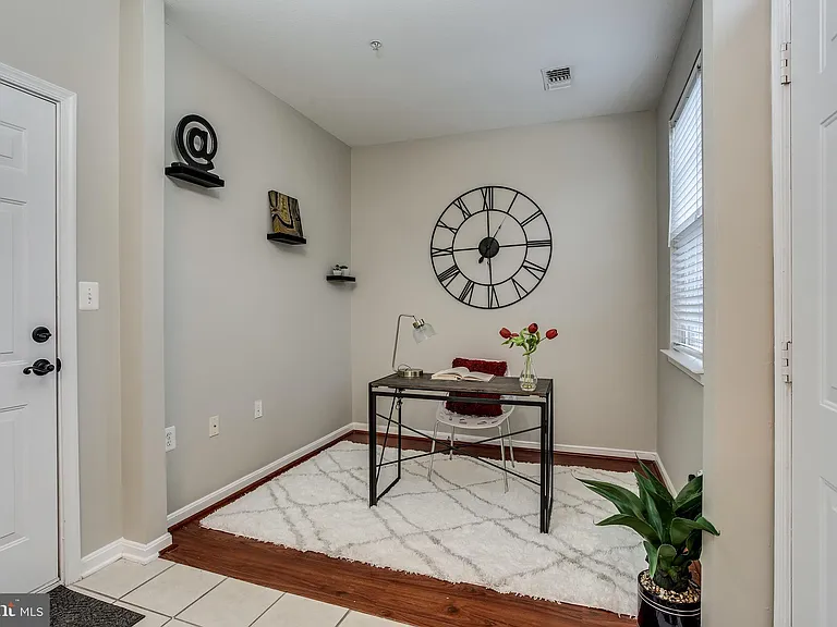 21784 Jarvis Sq — Photo 4