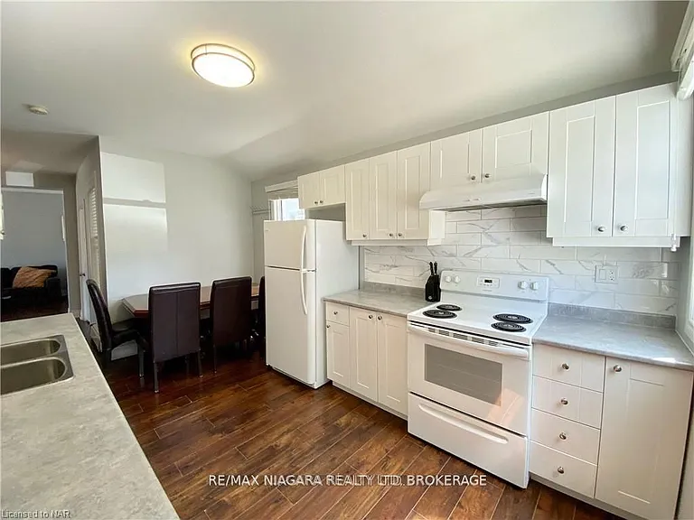 142 Main St W #REAR — Photo 10