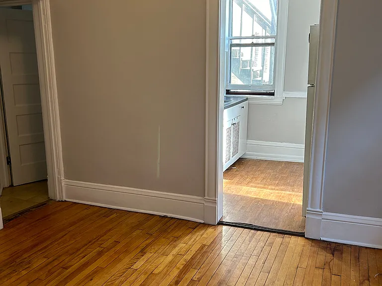 Raymond Flats — Photo 23