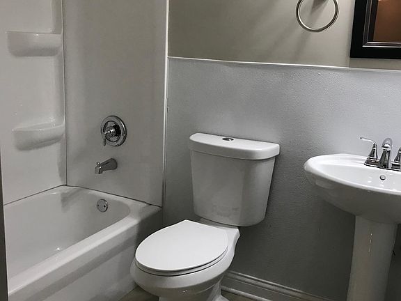 3rd image of 1711 W Chariot Ct APT 2B