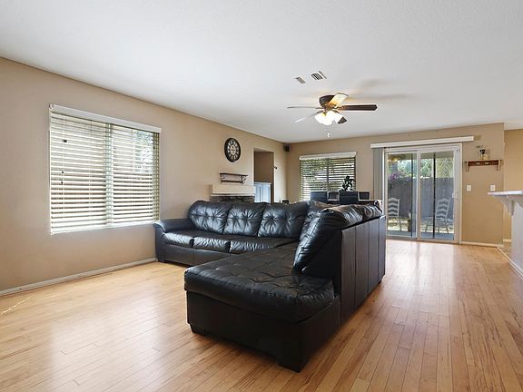 3rd image of 178 Castlewood Ave
