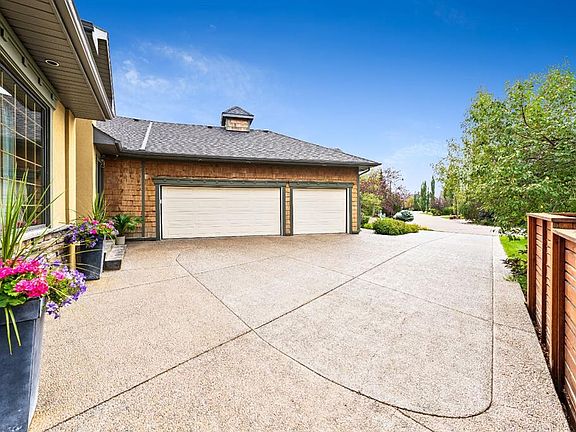 3rd image of 212 S Aspen Meadows Pl SW