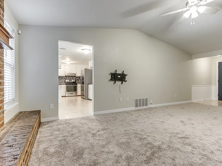 8413 Bigwood Dr — Photo 9