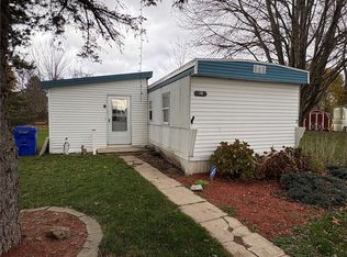 50 Sandybrook Dr, Hamlin, NY 14464