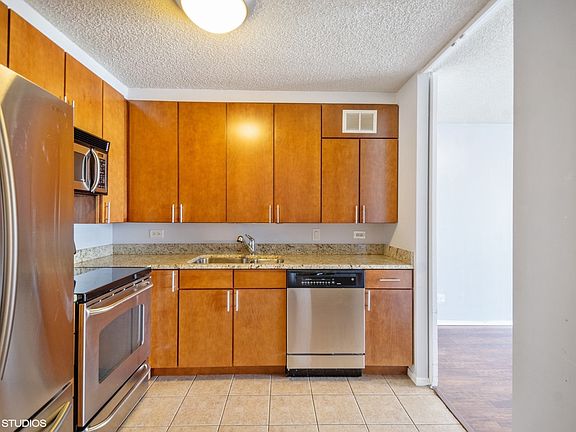 4th image of 30 E Huron St APT 2510
