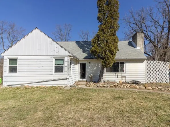 3807 Delhi Ct, Ann Arbor, MI 48103
