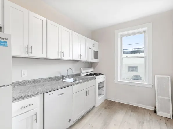 33 Franklin Place Apartments