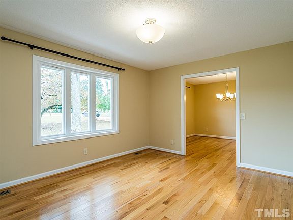 2nd image of 112 Edgewater Dr