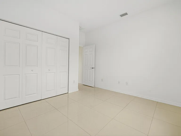 3317 21st St W — Photo 16