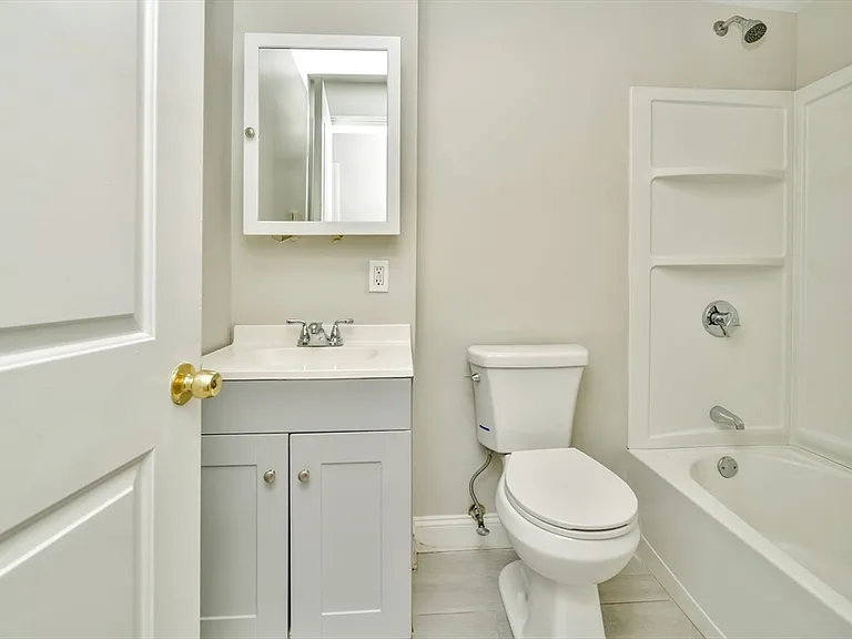 9 Esmond St #6 — Photo 5