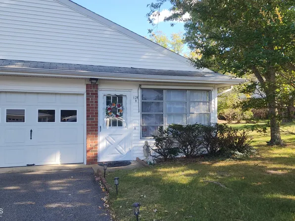 126 Tulip Court #B, Whiting, NJ 08759